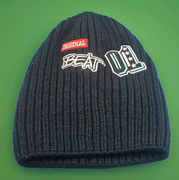 Black Ribbed Beanie - Picture 2 of 5